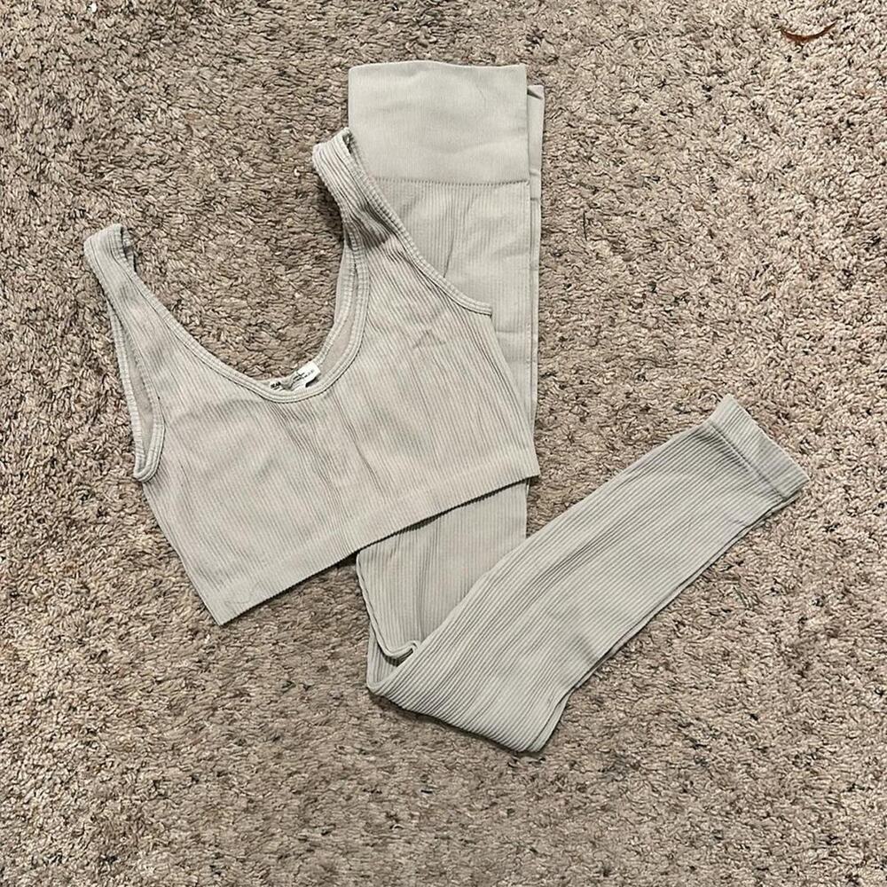 Pull & Bear Ribbed Workout Set - Picture 3 of 3